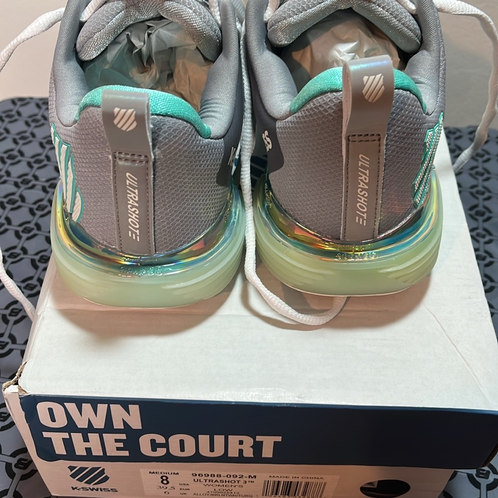 Women’s Tennis Shoes.  Size: 8 - Picture 2 of 8